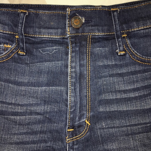 Hollister High Waisted Jean Shorts Size 3 - Picture 4 of 7